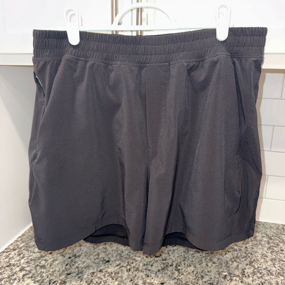 Men’s Lululemon Lined Shorts - Picture 1 of 5
